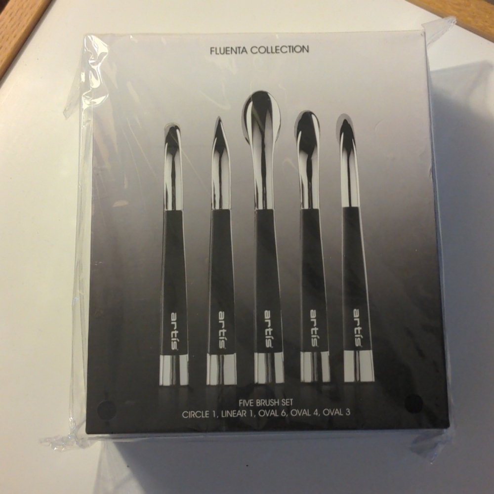 Artis Fluenta collection makeup brushes - set of 5